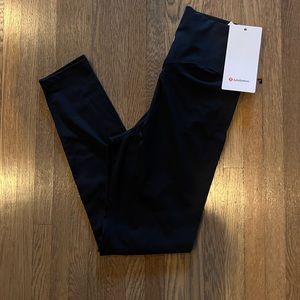 ❤️ NWT lululemon align 25” pants size 6
